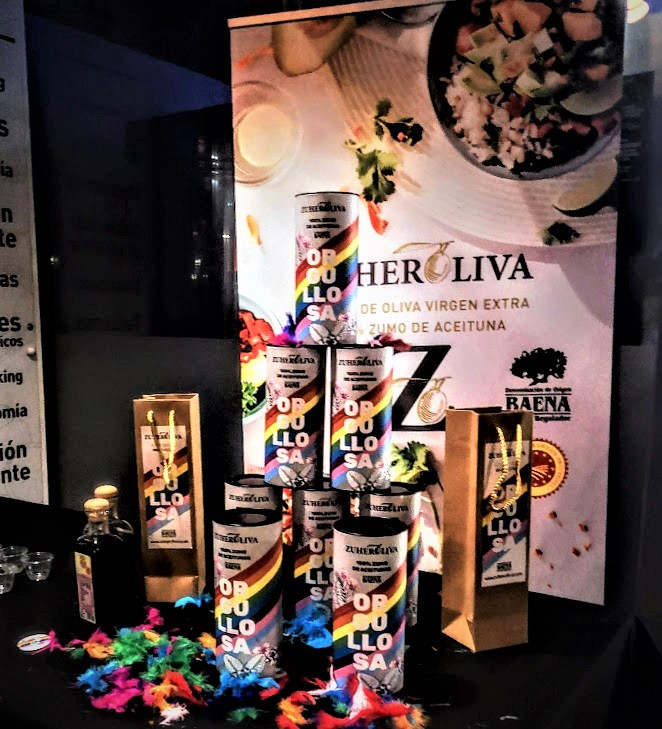 Orgullosa, el aceite de la Cooperativa de Zuheros.